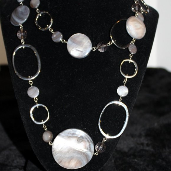 Lia Sophia silvertone rings & abalone look discs necklace - Picture 1 of 4